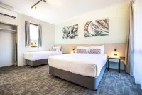 Nightcap at Wanneroo Tavern Hotels in Wanneroo City