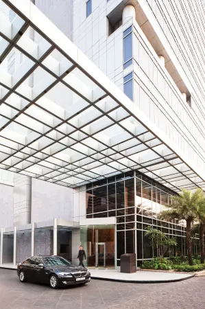 Four Seasons Hotel Mumbai Отели рядом с достопримечательностью «Вокзал Чхатрапати-Шиваджи»