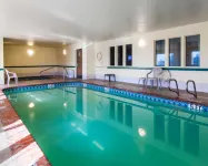 Quality Inn - Pools