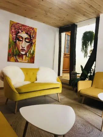 Hôte Labyrinthe Lit 180 cm Salle de Bain, Petit Dej Compris