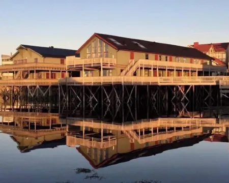 Grønnbuene Rorbu Hotel Hoteles en Andenes