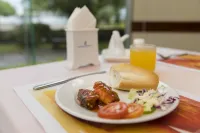 Sai Gon Quang Binh Hotel - servizio colazione