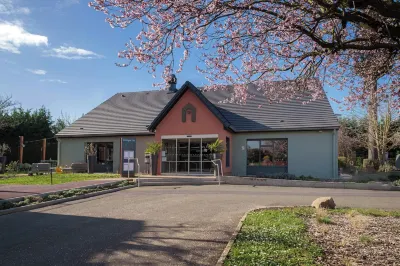 Campanile NATURE - Paris Ouest Gennevilliers Port 생그라티엔 호텔