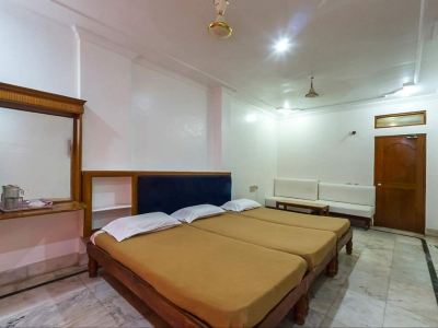 Iroomz Shanbhag Towers International