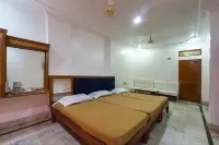 Iroomz Shanbhag Towers International Hotels in Hospet