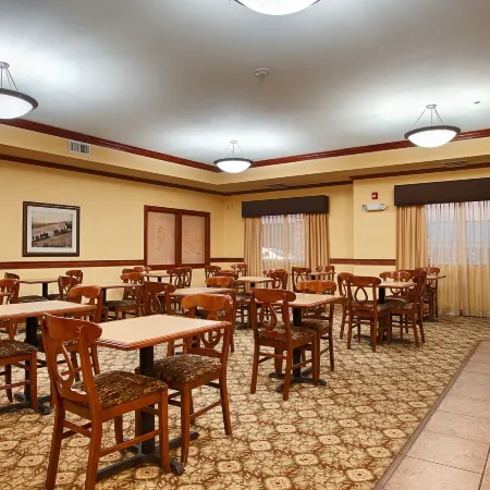 Best Western Plus Butterfield Inn