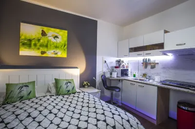 Penmoor Creek - Petržalka Hotel di Bratislava V