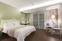 Hotel Gallery فنادق في بوشيون-سي