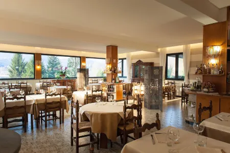 EcoHotel Ristorante Milano Отели в г. Fabbriche di Vergemoli