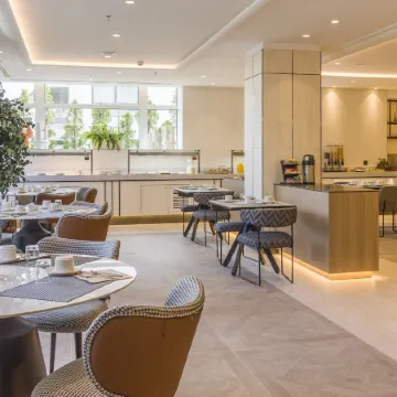 Hotel Ilunion San Sebastián Отели рядом с достопримечательностью «Пляж Ондаретта»