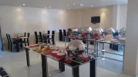 Al Sadarah Hotel Apartments - breakfast
