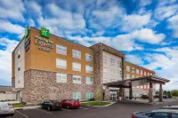 Holiday Inn Express & Suites Rice Lake Các khách sạn ở Hồ Rice