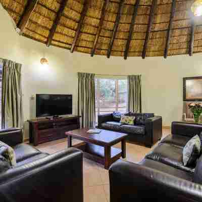 Dikhololo Rooms