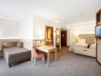 Holiday Inn NÜRNBERG City Centre Hotels in der Nähe von Brunnen Ehekarussell