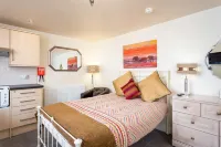 Stratford Studios Hotels in Old Stratford and Drayton