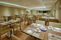 Hotel Victoria Villa Curitiba by Nacional Inn - Breakfast