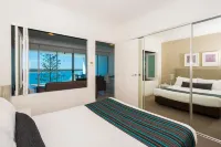 Silvershore Apartments on the Broadwater Hotels in Hope Island