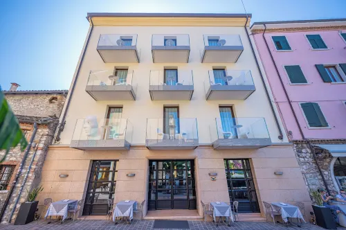 Hotel Mirò