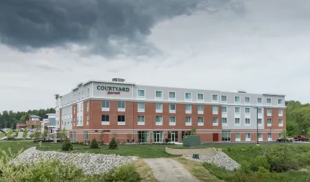 Courtyard Boston Littleton Отели рядом с достопримечательностью «The Mill Works»