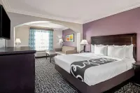 라 퀸타 인 & 스위트 테메큘라