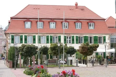 Schlosshotel Bergzaberner Hof Отели в г. Капсвайер