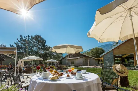 Hôtel & Spa les Bartavelles Отели в г. Понти