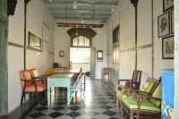 Hostel Vasantashram CST Mumbai, Free Wifi with 1940s Retro Vibe