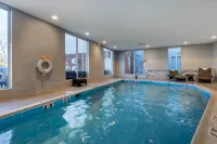 Cambria Hotel West Orange - С бассейном
