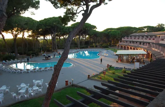 圖錫法院村莊皇宮酒店