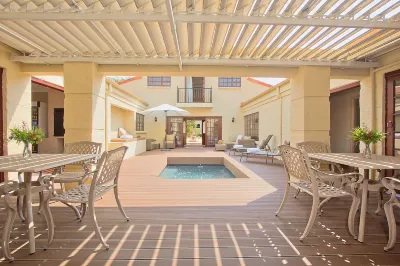 Leopardsong Manor Hotels near Whispering Tree Tops