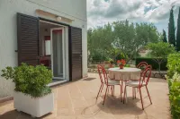 Apartments Pharos