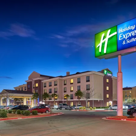 Holiday Inn Express & Suites EL PASO AIRPORT by IHG