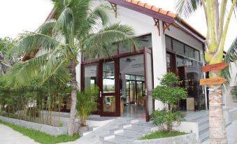 GM Doc Let Beach Resort & Spa