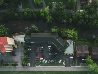 Twin Mountain Inn & Suites - parking