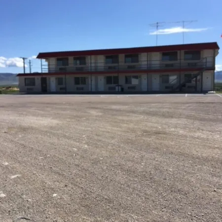Flag's West Motel