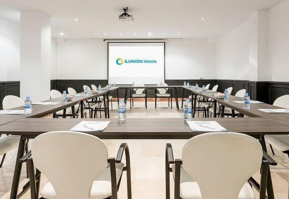 일루니온 벨 아트의 모던한 로비 공간