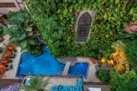 Grand Hotel Guayaquil, Ascend Hotel Collection - Pools