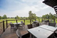 Lakeside Lodge Hotels in Huntingdon