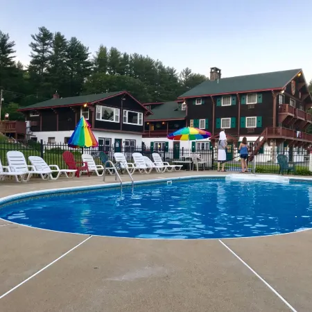 Swiss Chalets Village Inn