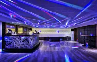 Grand Chennai by GRT Hotels - bar