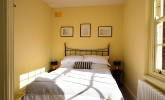 14 St Saviours Place, York