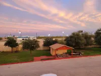 Cotulla Whitten Inn Отели в г. Котулла