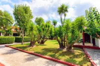 Alykes Park Bungalows - parking