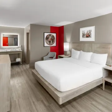 Ramada by Wyndham Kenner/New Orleans Airport South Hotels near Delta Park