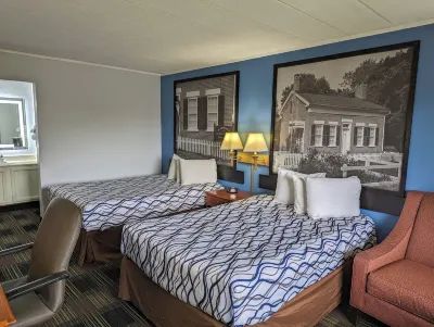 Sprucewood Inn Hotels in Oberlin