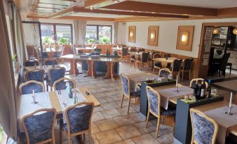 Hotel Grüner Baum Mit Restaurant & Wellness