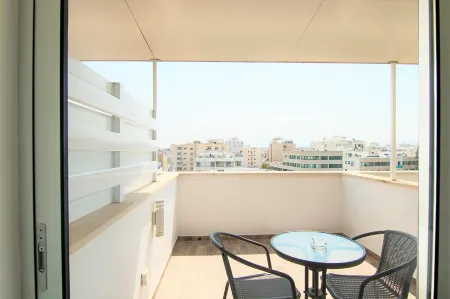 Phaedrus Living: Luxury Suite Nicosia 508 Отели в г. Строволос