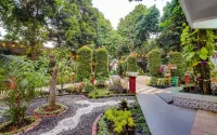 Losmen Kebun Indah Hotel a Pondok Melati