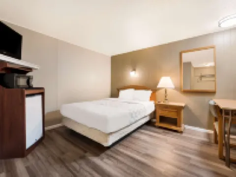 Rodeway Inn Hotels in La Crosse
