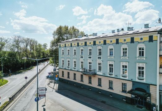 4. 폴로니아 라치부..